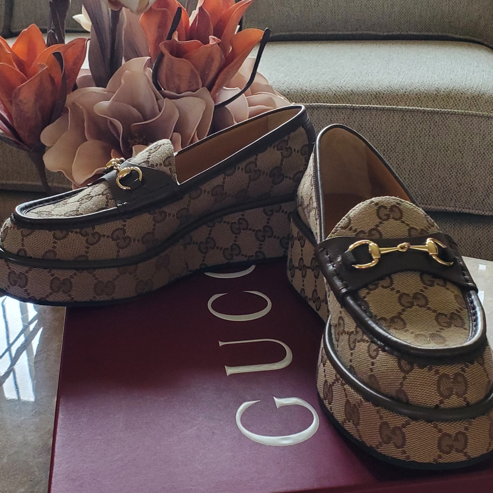 Gucci Tan Leather Interior Slip-On Loafers - Picture 2 of 7